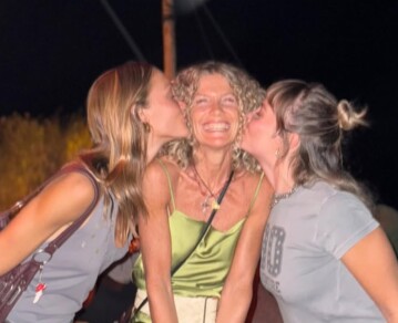 Las increíbles postales de Maru Botana y sus hijas en el show de Hernán Cattaneo en Mendoza