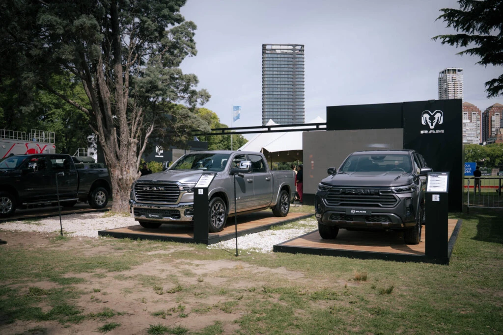 RAM realizó una exhibición de su familia completa de vehículos en el Campo Argentino de Polo.