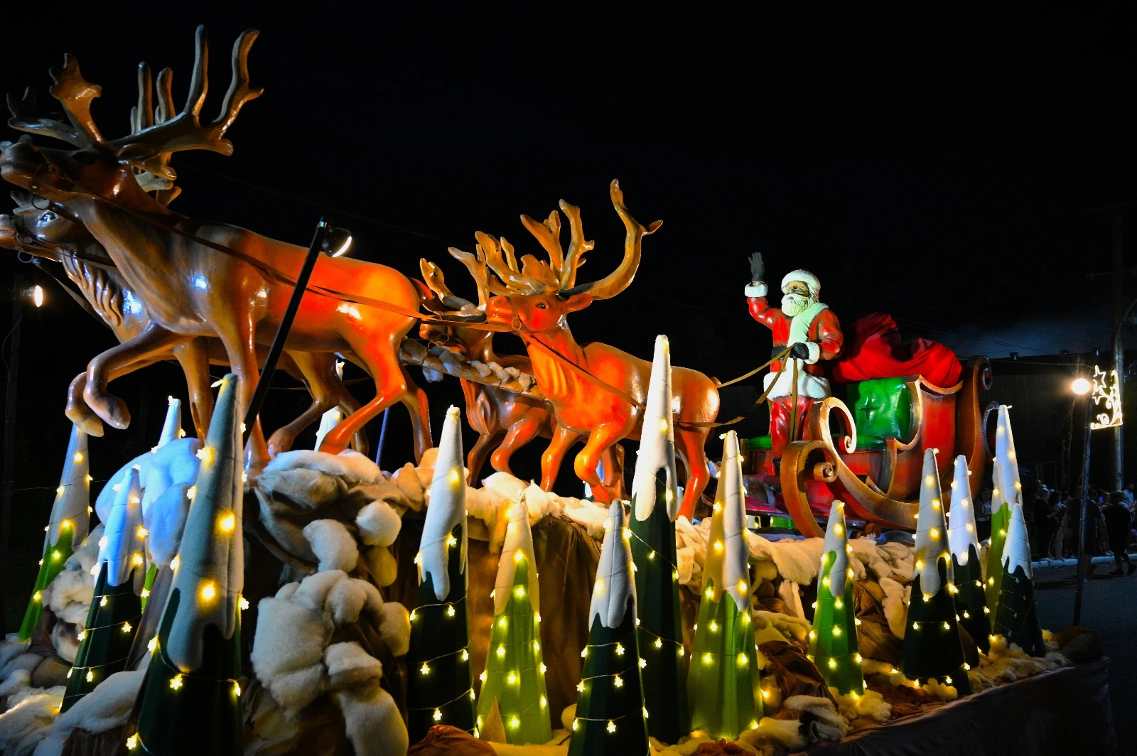 El mensaje de Papá Noel en Alem: la Navidad es tiempo de dar, de compartir, de practicar la generosidad.