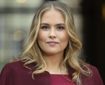 La princesa Amalia impacta con un vestido de gala y tiara y le roba el protagonismo a Máxima Zorreguieta: las fotos de uno de sus mejores looks