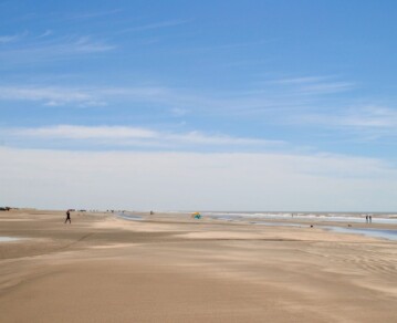 Tiene 20 kilómetros de playa virgen y es una de las joyas ocultas de Buenos Aires