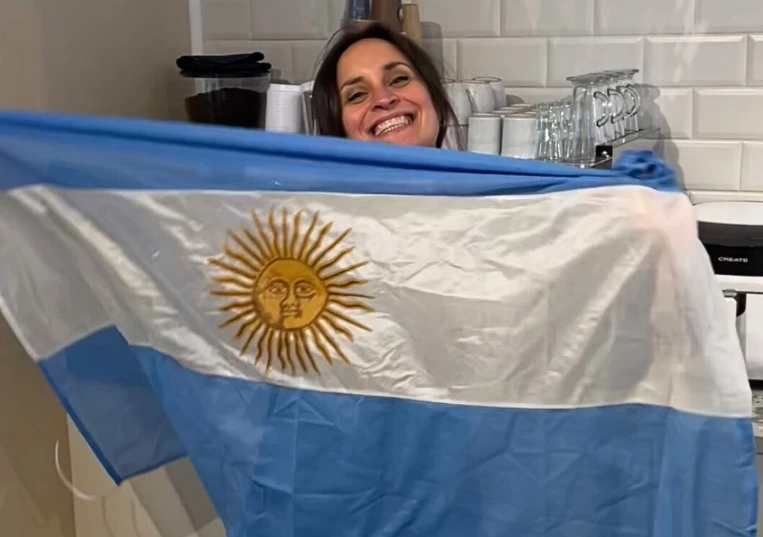 Dos argentinas conquistaron &Aacute;msterdam con alfajores y recibieron una visita inesperada de la Reina M&aacute;xima