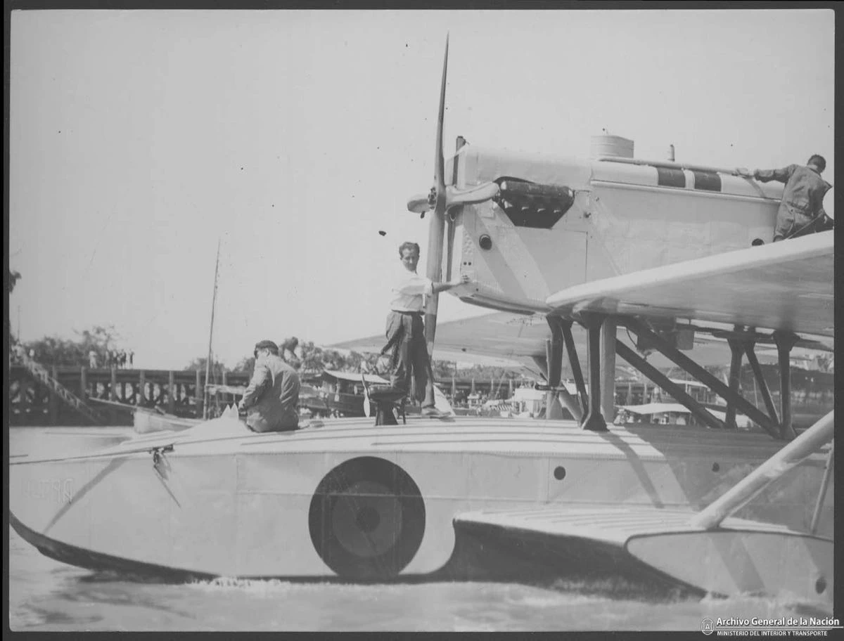 A 100 años del vuelo del Plus Ultra