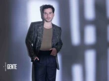 “Mi personaje está soltero. Él está analizando de qué va esto de estar en pareja. No tiene paralelismos con mi yo dentro de mi vínculo con Pablo. Pero claro que soy una persona que se pregunta muchas cosas como todos y eso está buenísimo para mí. Lo lindo es poder vivir con esas preguntas y construir las respuestas viviendo y no mirando de afuera las cosas”.