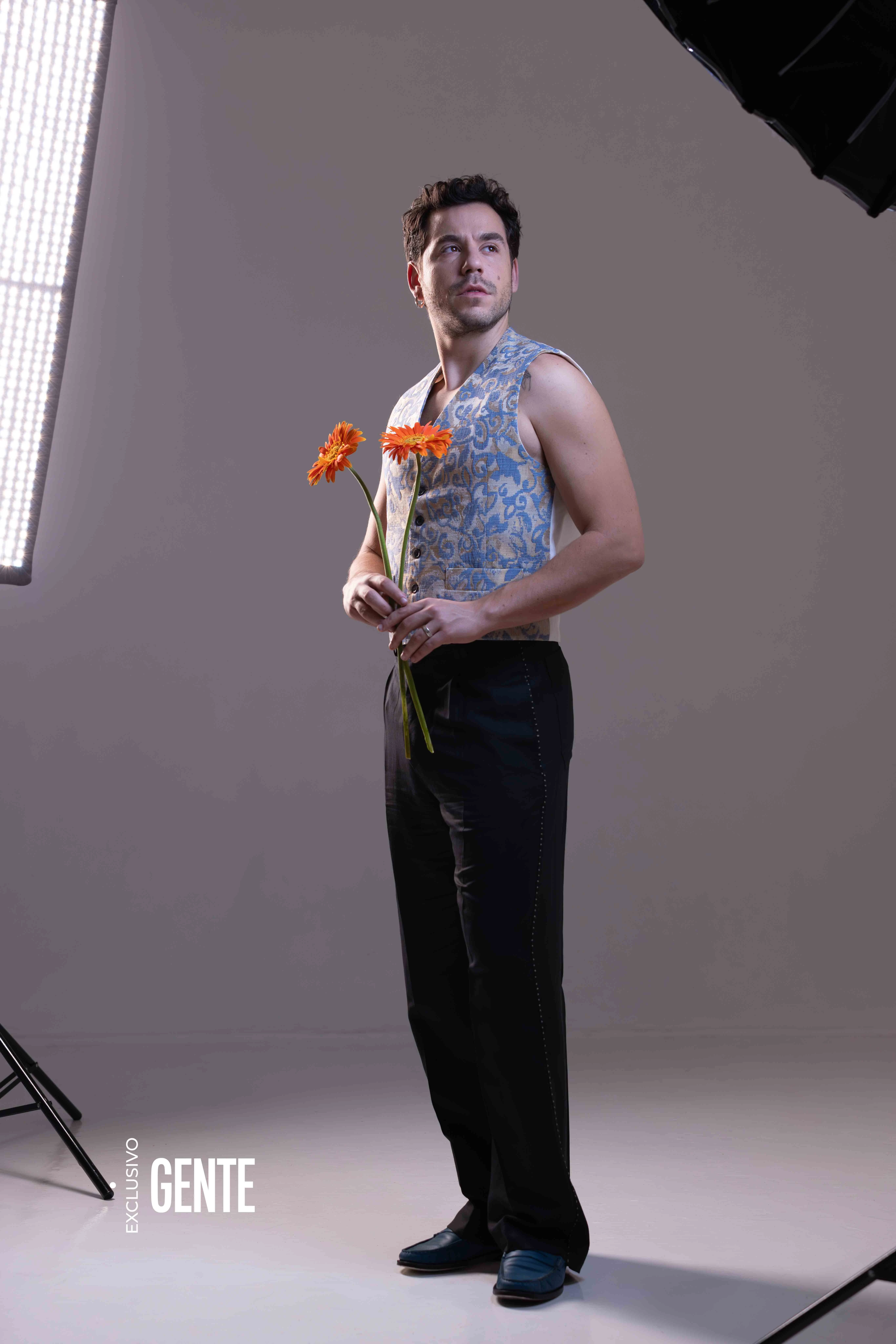 Fernando Dente protagoniza y dirige Company, el musical de Stephen Sondheim que se presenta esta temporada en Buenos Aires.