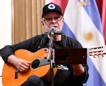 León Gieco celebra la reedición en vinilo de su histórico “4º LP”, el disco que cambió su carrera