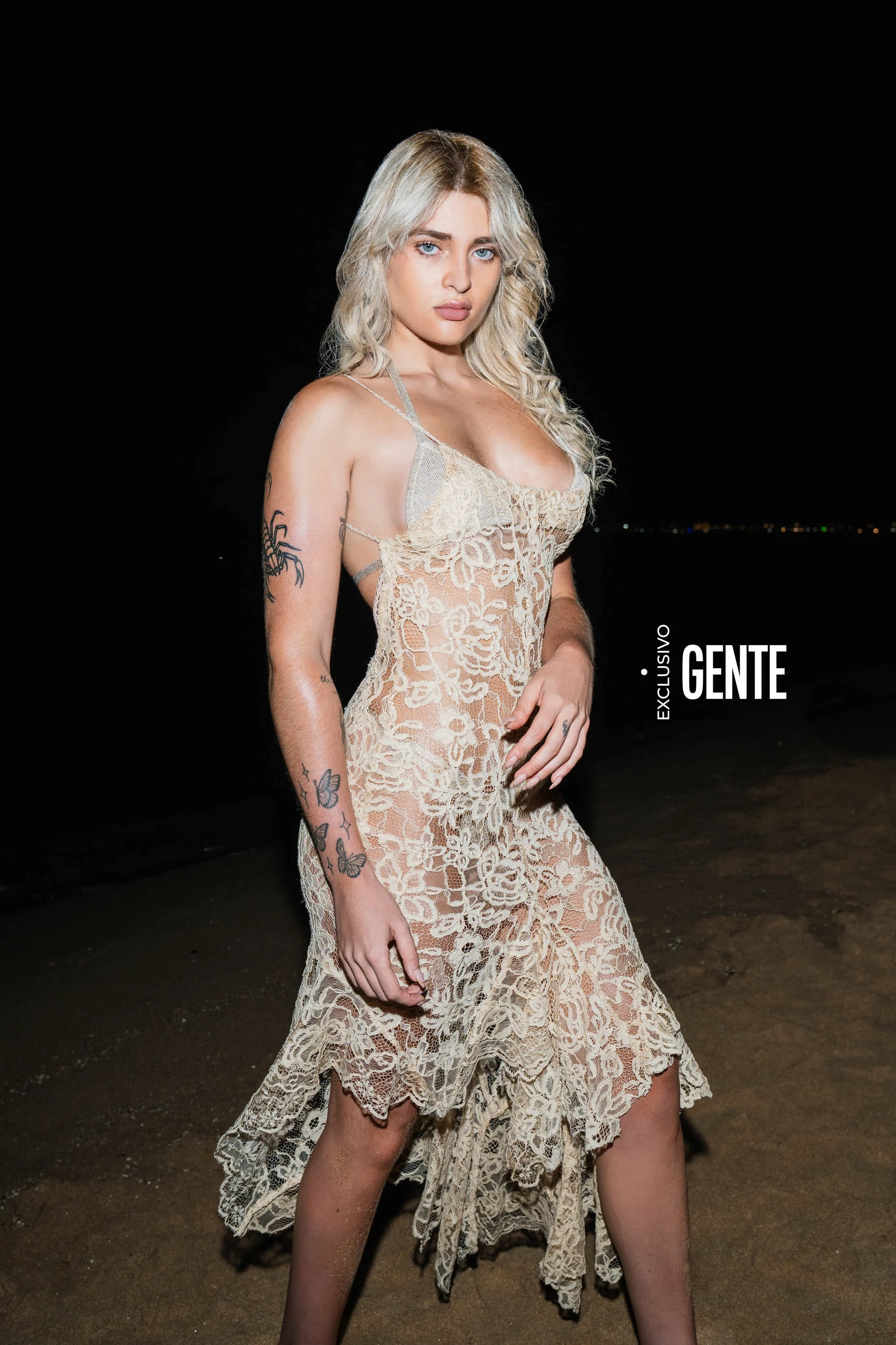 “Pronto vuelvo a mis raíces con el look. Cuando me veas para allá me vas a ver con pelo largo y castaño. Ya me cansé un poco de jugar porque de chica tenía ocho cambios de look por año. Ahora quiero ver mi color natural para dejarlo descansar y tener un pelazo de vuelta”.