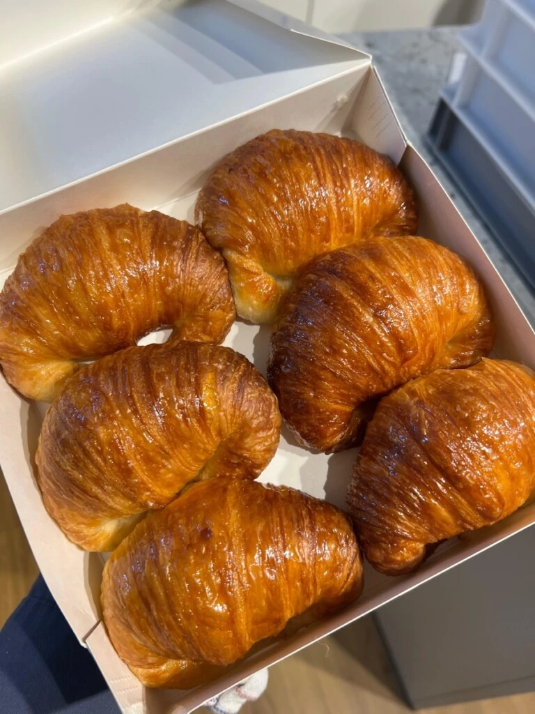 Dos argentinas conquistaron &Aacute;msterdam con alfajores y recibieron una visita inesperada de la Reina M&aacute;xima