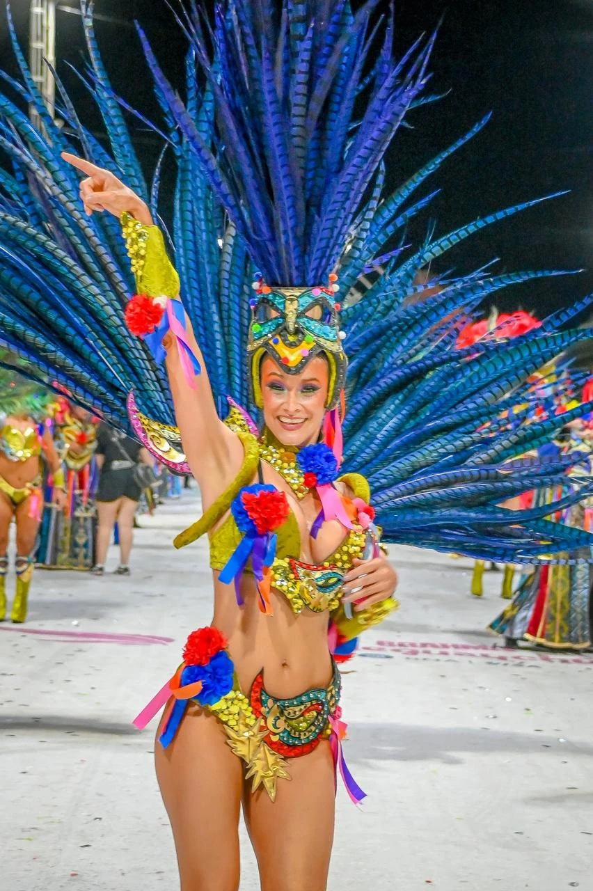 El paso de Evangelina por el corsódromo de Gualeguaychú. 