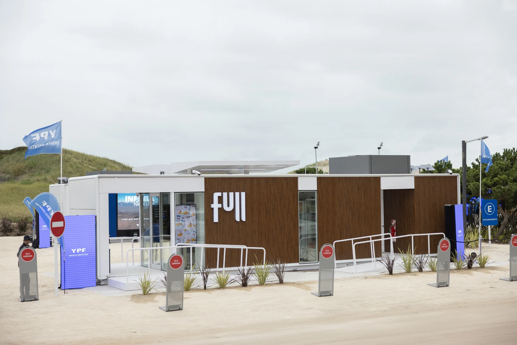 Además de cargar combustible, se podrá visitar el módulo Full autónomo, en el que se puede comprar a través de la APP YPF.