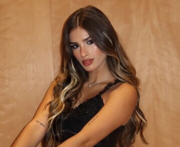 Juli Poggio celebró sus 24 años con un look de princesa pop y guiños lenceros: todas las fotos