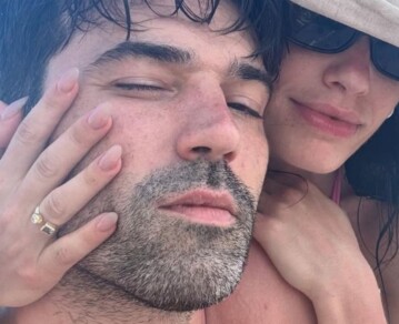 El anillo de compromiso de Lali Espósito: la historia secreta del diseño que eligió Pedro Rosemblat y que usaron Jackie Kennedy y Ariana Grande