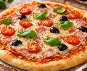 Pizza con masa de yogur: la receta que no necesita levado y se hace en pocos minutos