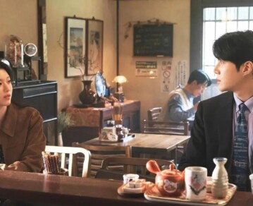 Está en Netflix, son 8 capítulos de 1 hora y es una historia romántica realista