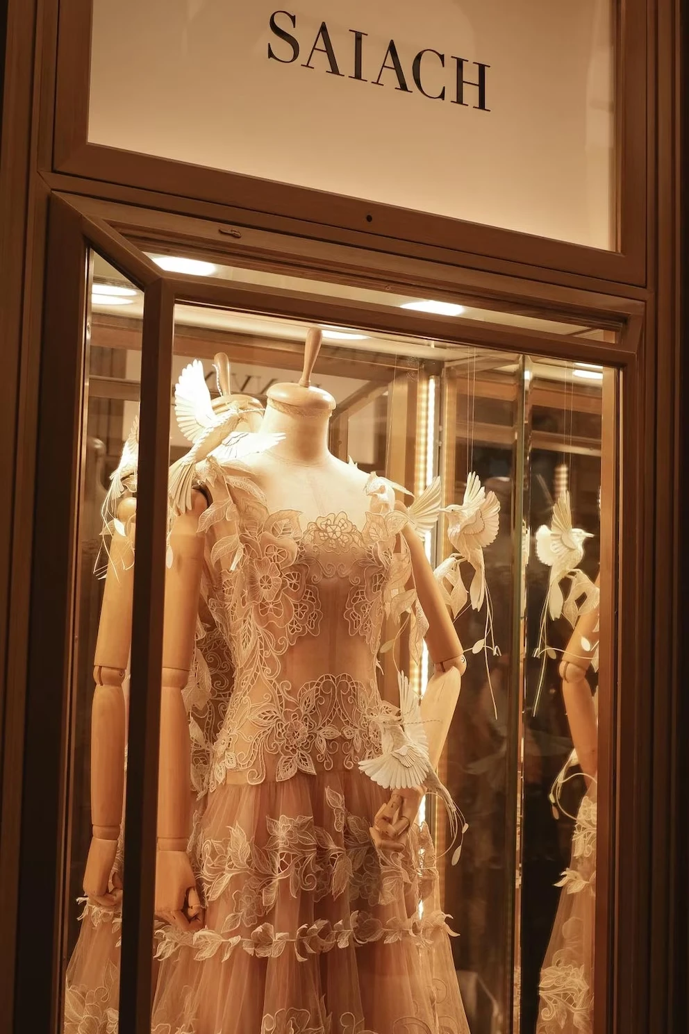 La vidriera de Saiach en París. 