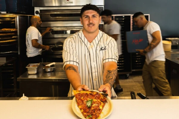 Cómo es Kalis, la magnética pizzería de Núñez que fue distinguida como una de las mejores del mundo