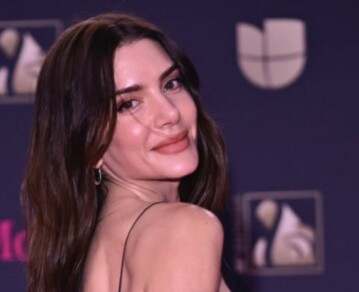 Premios Lo Nuestro 2026: las claves del elegante look lencero de Valentina Ferrer
