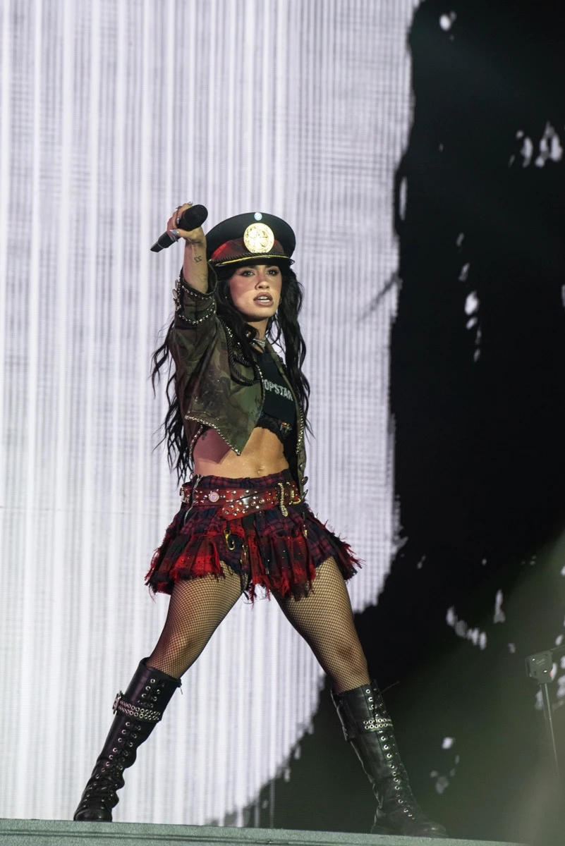 Lali-look primer show del año