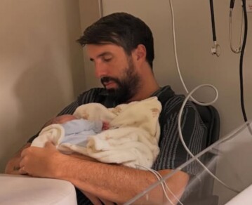 "Conocimos lo que es tener miedo": Flavio Azzaro fue papá y compartió un desgarrador relato tras el susto médico de su hijo Piero
