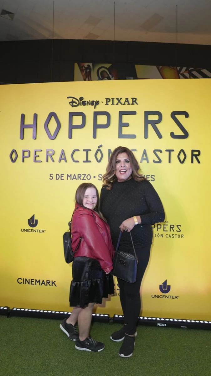 Première de HOPPERS: OPERACIÓN CASTOR