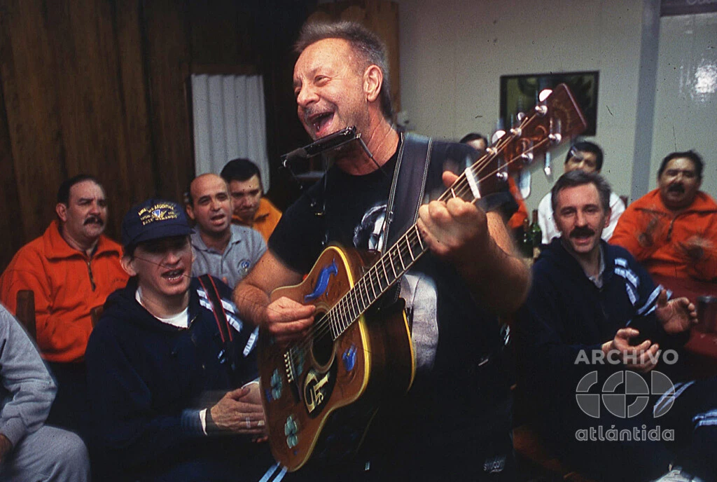 León Gieco en la AntártIda con Revista GENTE