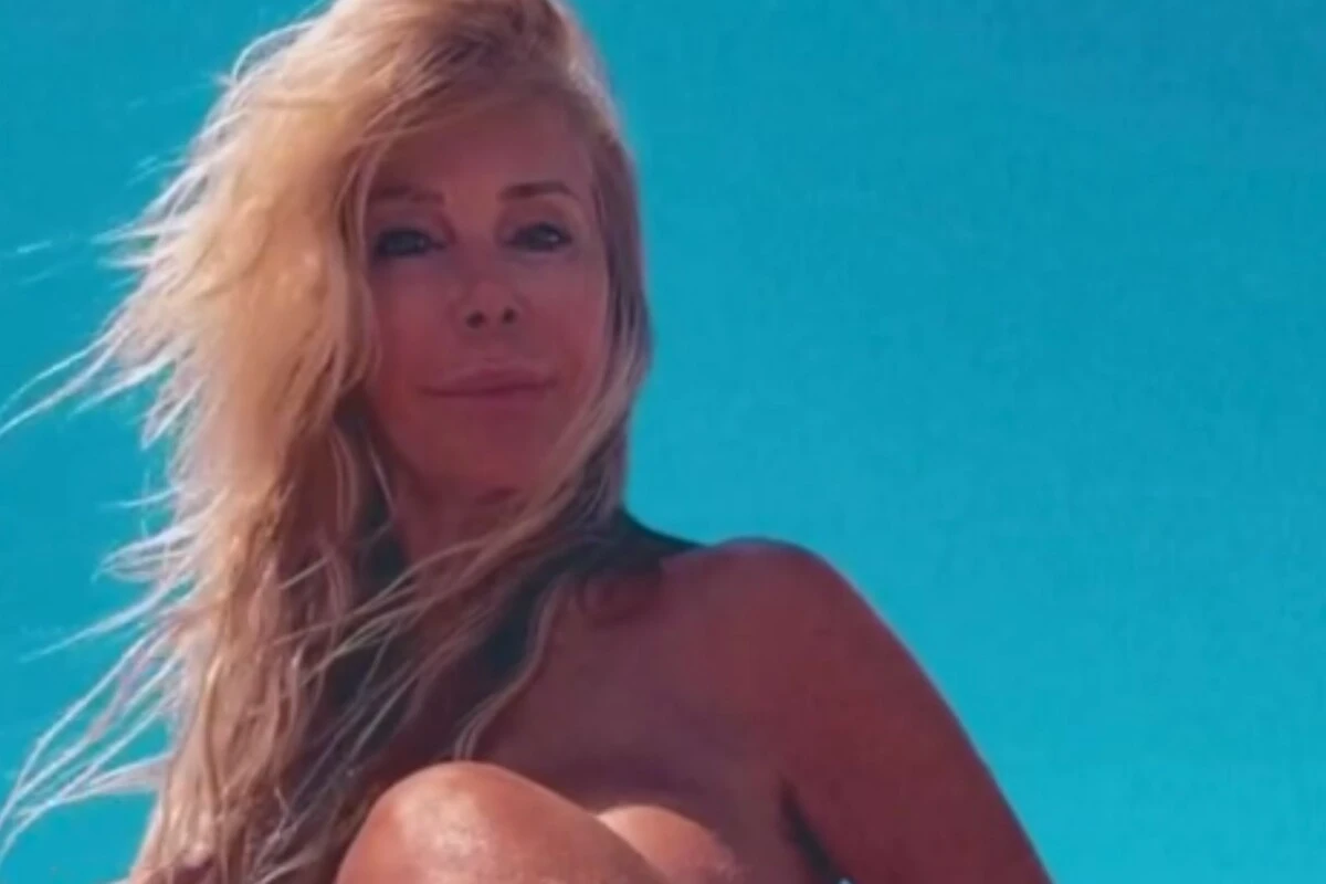 A los 73 años, Graciela Alfano revolucionó las redes desde una playa nudista