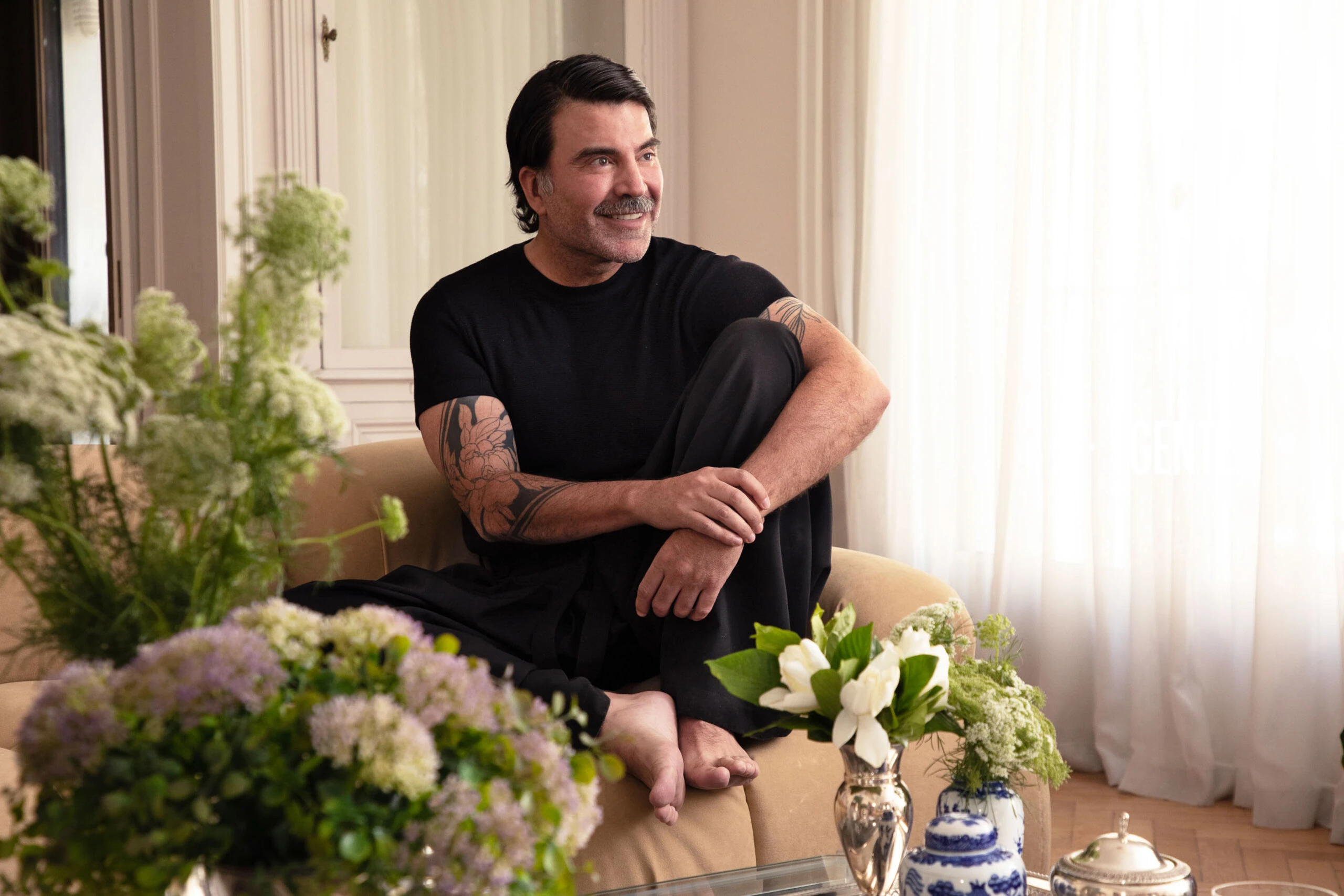 “Nos enfocamos en nuestro trabajo y no en la opinión ajena. No buscamos aprobación constante, sino construir una identidad clara y sólida”.