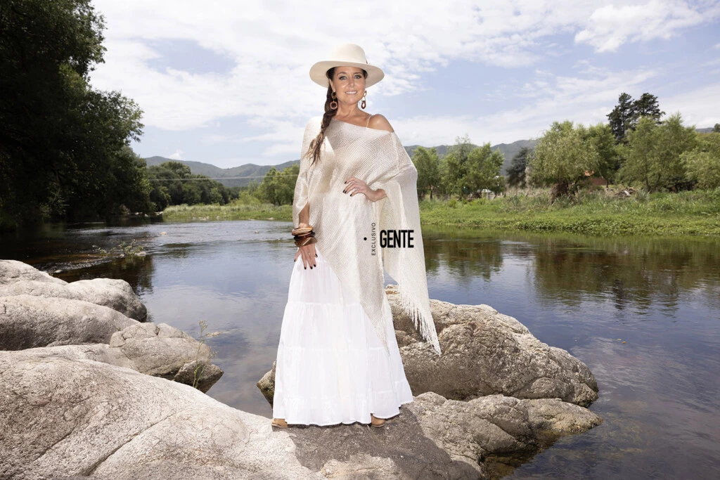 “Los presento a todos en todo el país. Nos encontramos con los artistas todo el tiempo, desde hoteles cinco estrellas hasta casas de vecinos que hacen un esfuerzo enorme por invitarte”. 