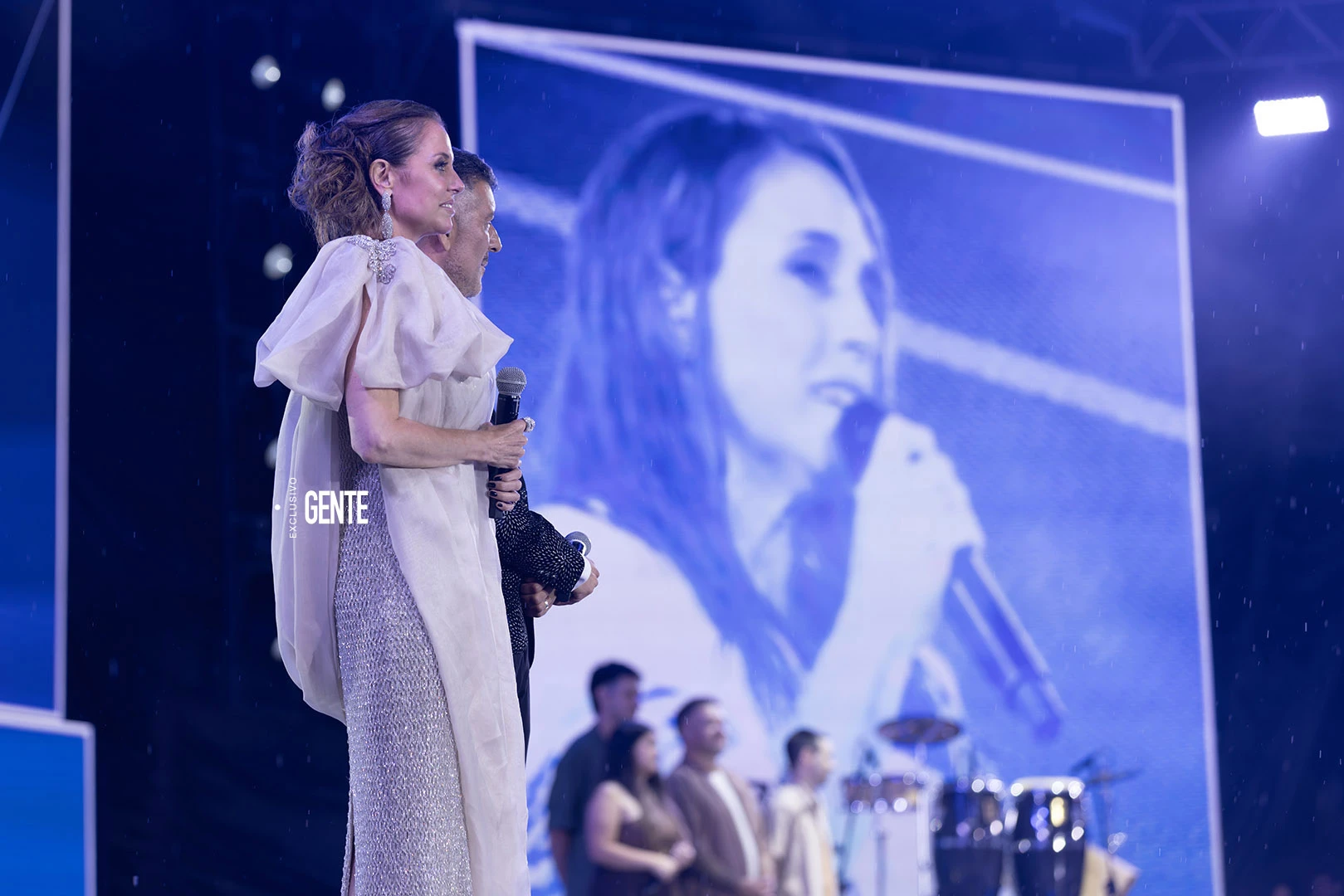 Entre los hechos históricos de la última edición de Cosquín, sin dudas entrará el recital de Soledad Pastorutti que celebró el 30 aniversario de su debut en el Festival bajo una lluvia torrencial. Épico. 