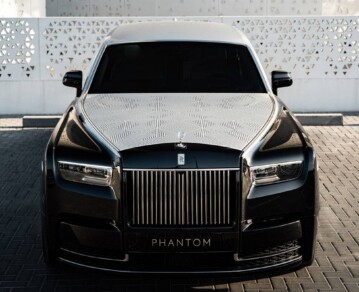 Con capó grabado con láser: así es el increíble y nuevo Rolls-Royce, una redefinición del lujo extremo