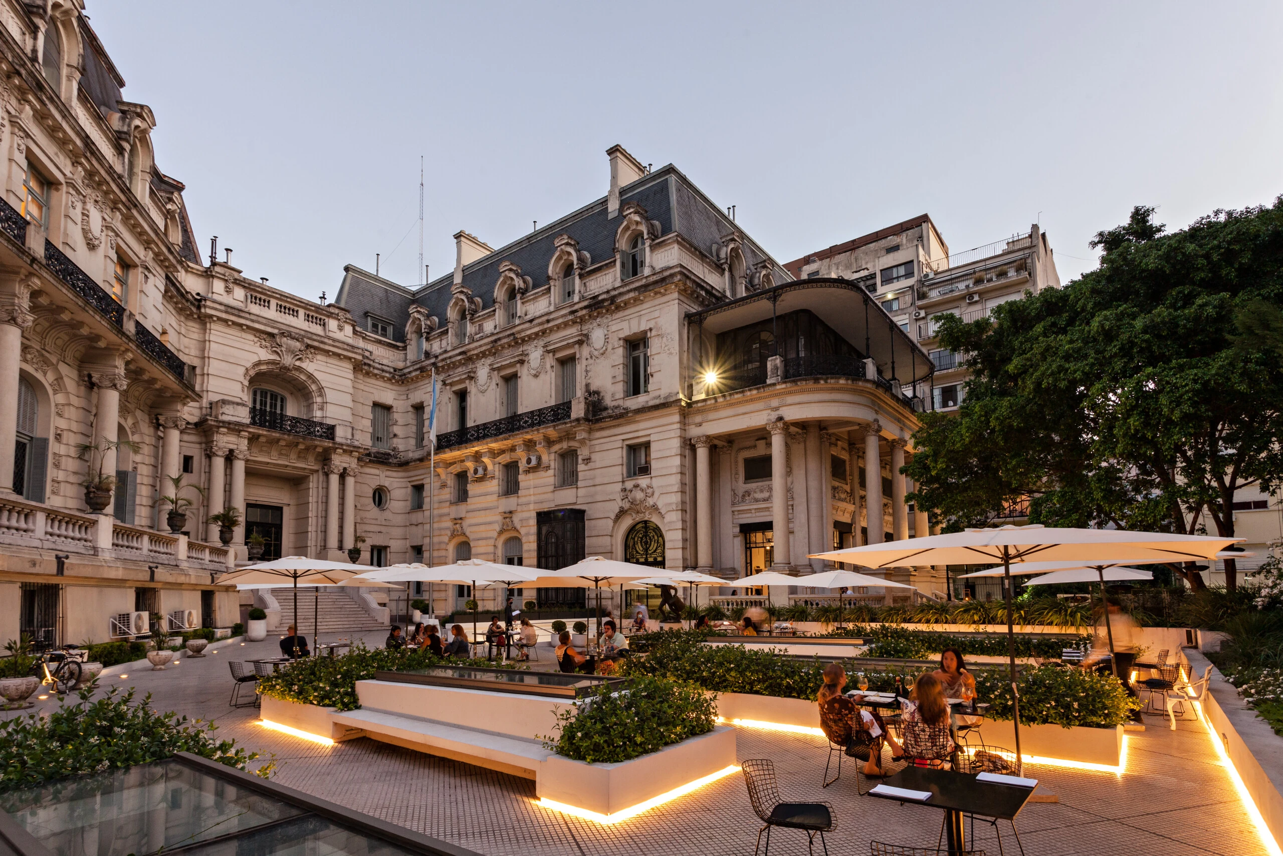 Los jardines del Palacio Paz. 