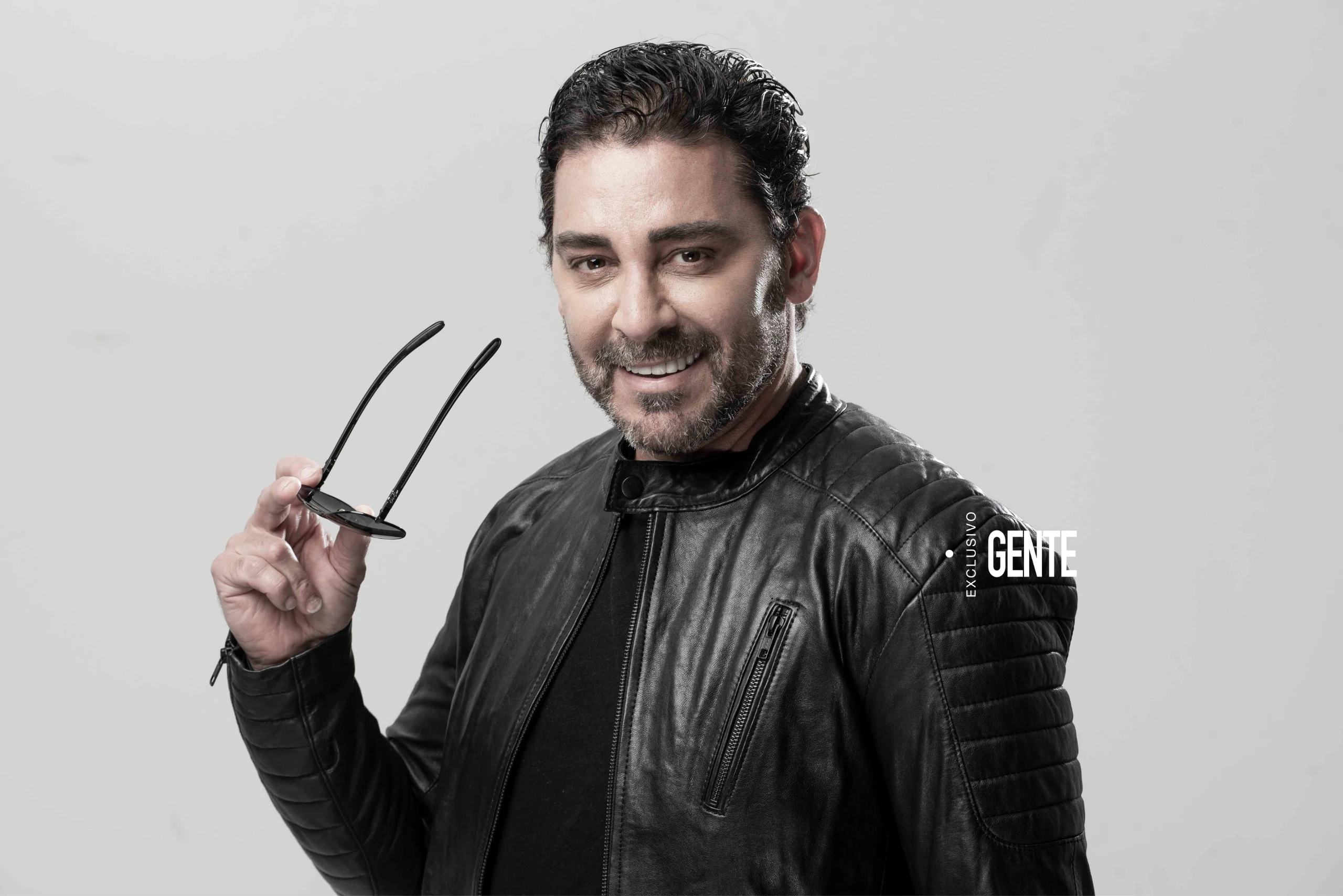 “Estoy solo y tranquilo”: Hernán Piquín habló de su soltería y de su regreso al país.