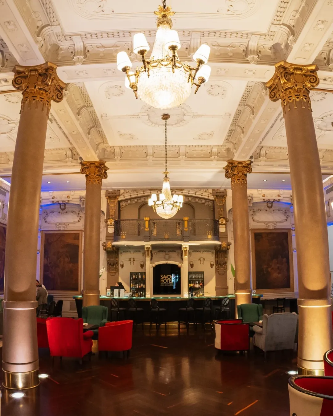 Los interiores del café del hotel. 