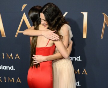 De "chica Cris Morena" a la première mundial de la segunda temporada de "Máxima": entre su gran abrazo con Delfina Chaves y las "revelaciones que nadie sabe ni imagina" de la serie