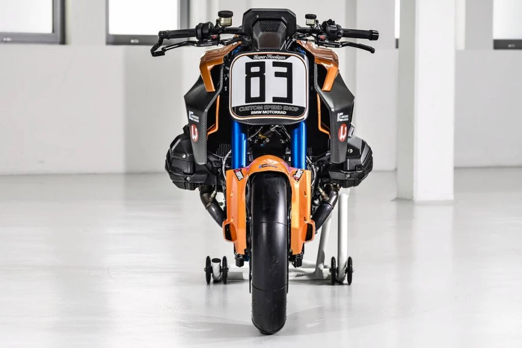 BMW R 1300 R Superhooligan