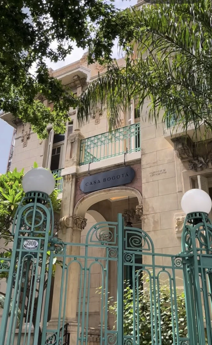 La fachada conserva su apariencia original. 