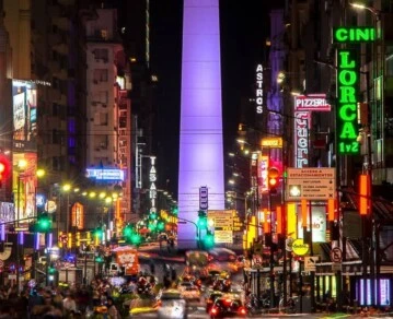 Cuál es el emblemático restaurante de la Avenida Corrientes que cerró sus puertas sin preaviso
