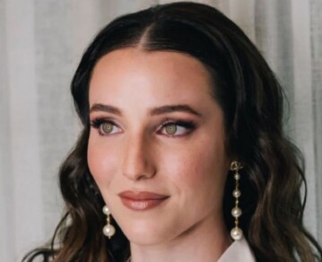 En fotos, las claves del romántico look de novia de Rocío Hazán, la hija de Lucía Galán, en su boda