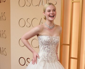 Premios Oscar 2026: en fotos, las claves del look de estética bridal de Elle Fanning