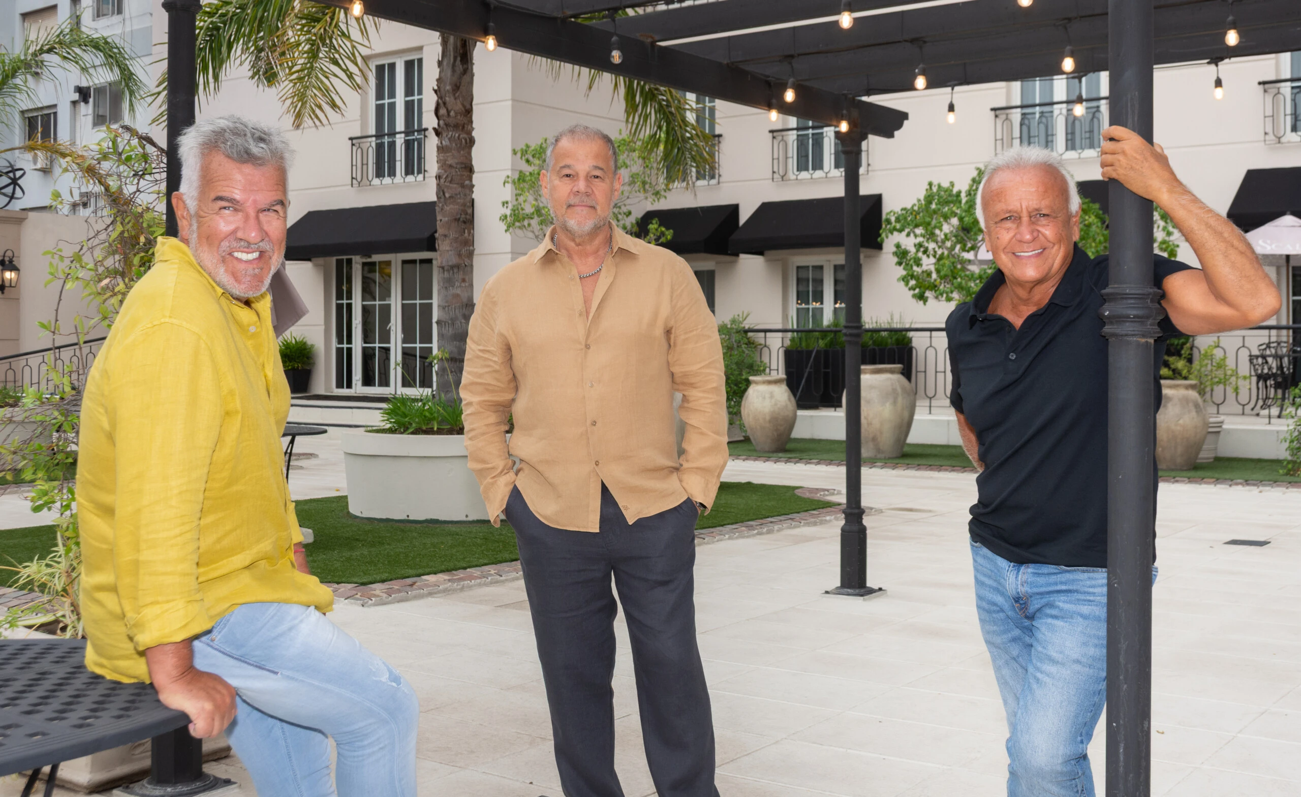 Un trío caracterizado por llevar alegría a los escenarios.