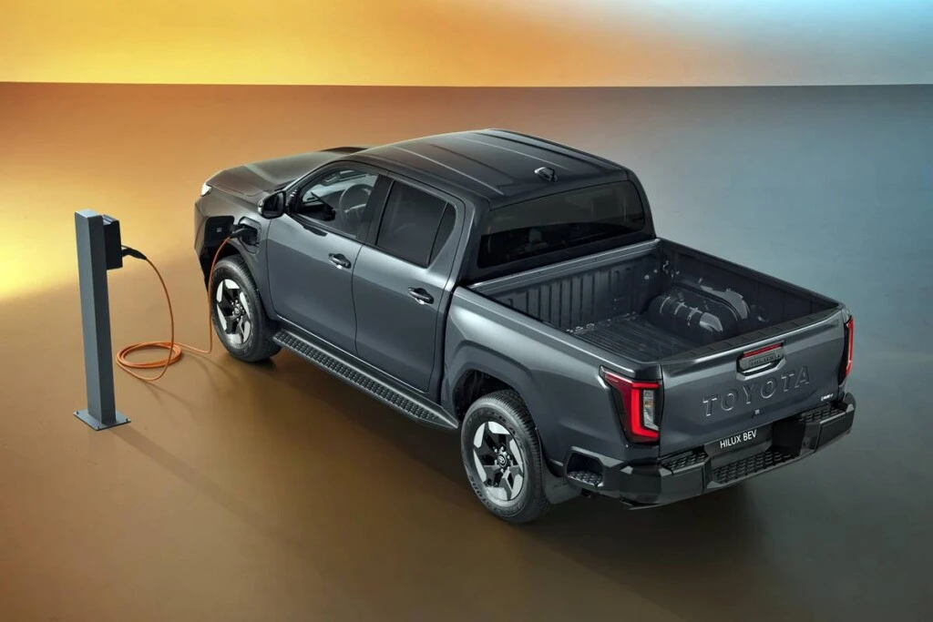 Toyota Hilux BEV