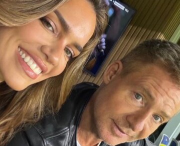 La salida futbolera de Adrián Suar y Rocío Robles: fotos, looks y mensajes tras el triunfo de Boca