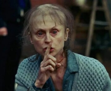 10 thrillers y series de suspenso que te mantienen al borde del sillón