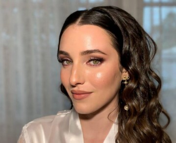 Las claves del beauty look nupcial de Rocío Hazán Galán, según sus estilistas: "efecto 'skincare'" y "rostro despejado"