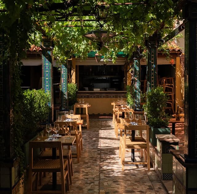 La sorprendente historia de la “neopulpería” con patio soñado y cava donde un ex chef de Don Julio cura deliciosos embutidos artesanales