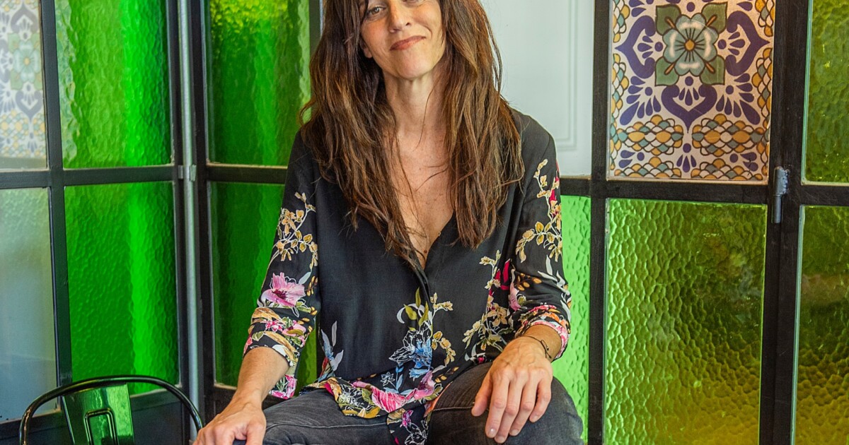 La maravillosa historia de la bajista argentina de Joaquín Sabina: “Ha sido el mejor jefe que tuve en mi vida”