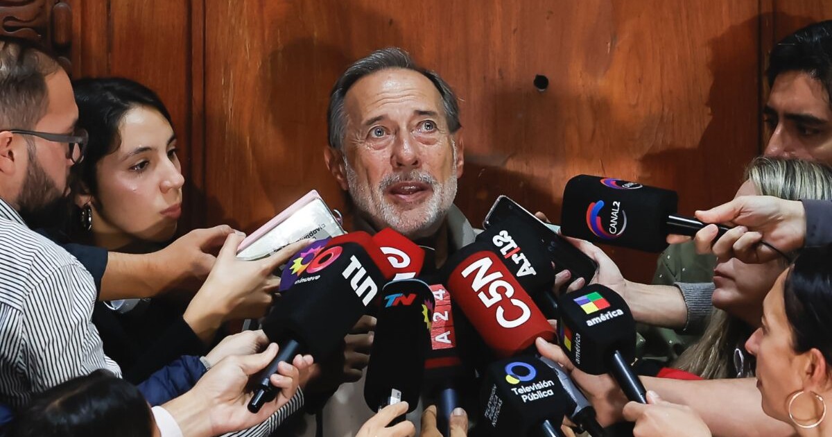 El dolor de Guillermo Francella en el velatorio de Luis Brandoni: 