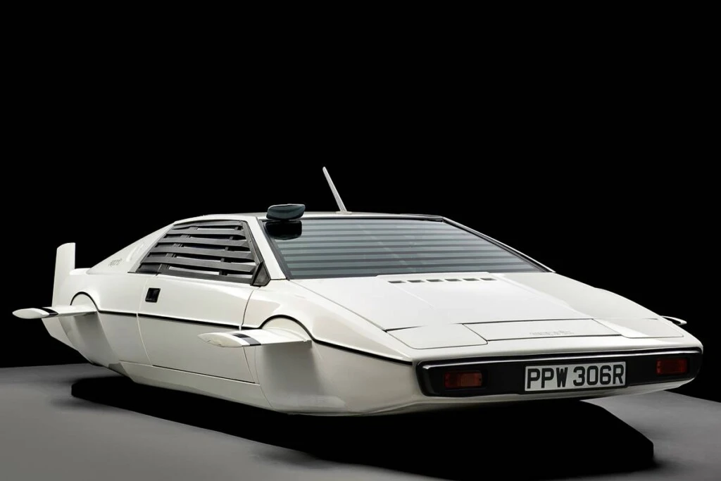 Lotus Esprit S1 Wet Nellie James Bond