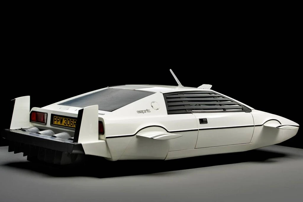Lotus Esprit S1 Wet Nellie James Bond