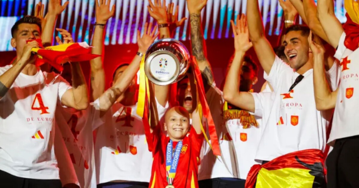 Le dieron 15 días de vida, murió a los 13 años y hoy es leyenda: la historia de María Caamaño, la “princesa guerrera futbolera” que conmovió a España